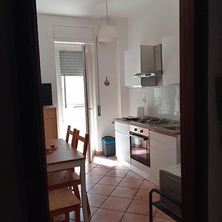 Love House - Apartment On The Beach 페스카라 외부 사진