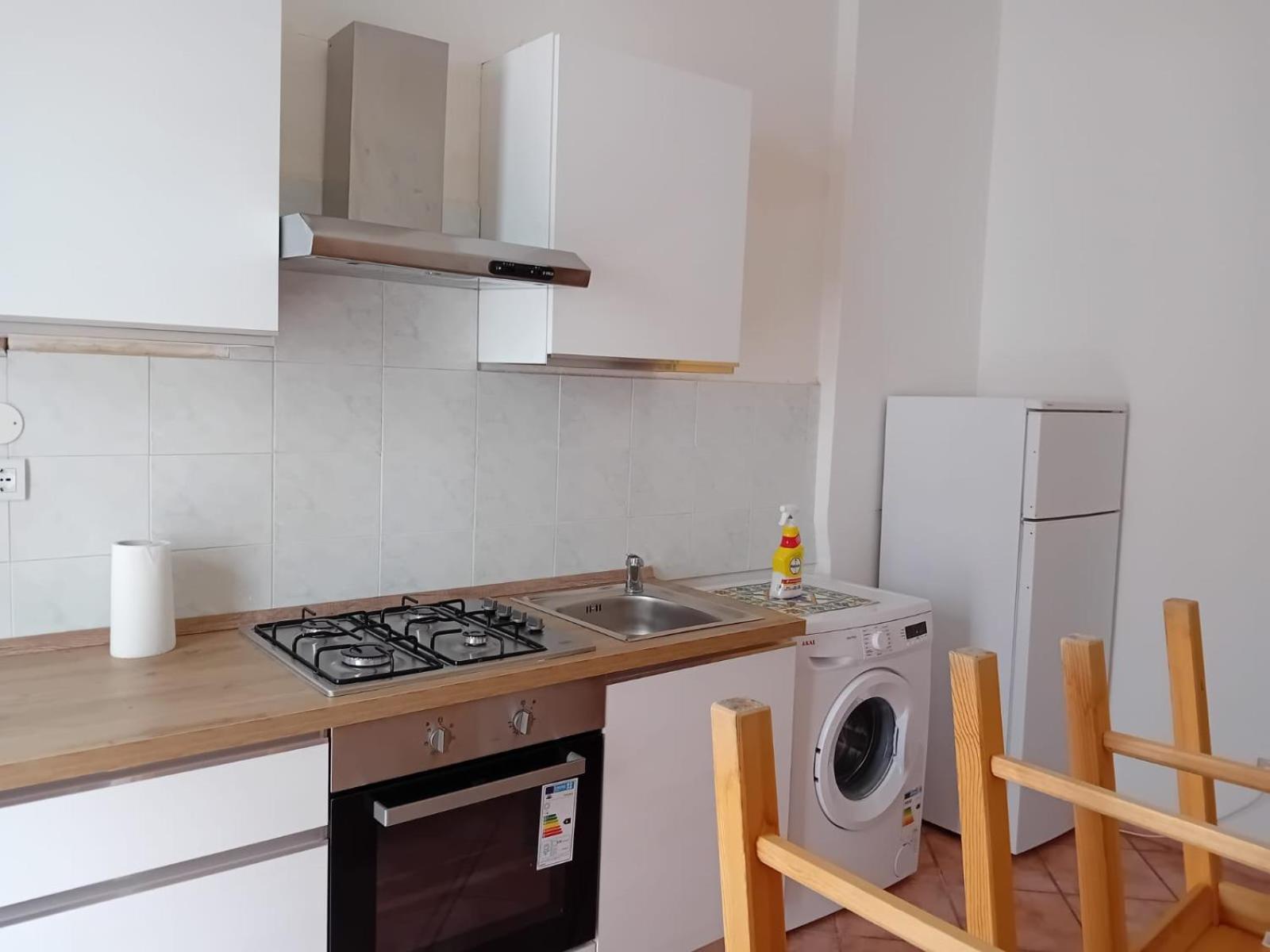 Love House - Apartment On The Beach 페스카라 외부 사진